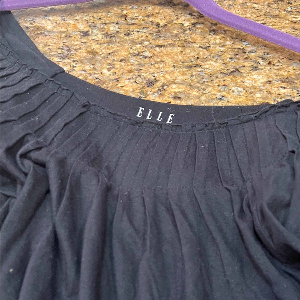 Elle Women's Elegant Black Blouse - Picture 2 of 2
